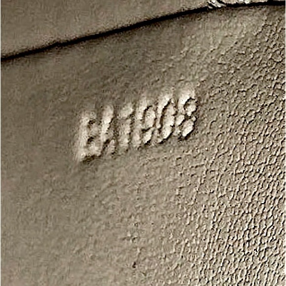 LOUIS VUITTON Wooster Vernis Monogram Crossbody Bag with Vachetta Shoulder Strap - Picture 13 of 17